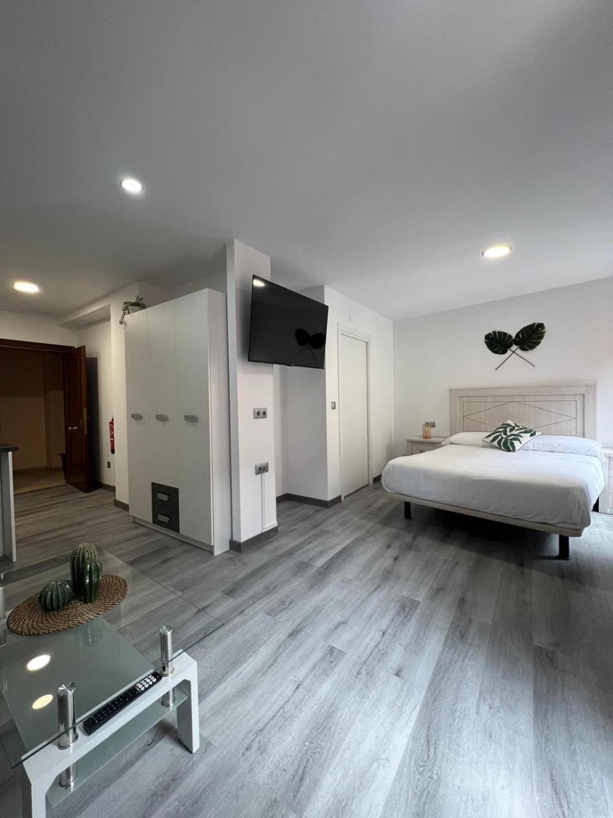 Rosal Central Studios Овьедо Экстерьер фото