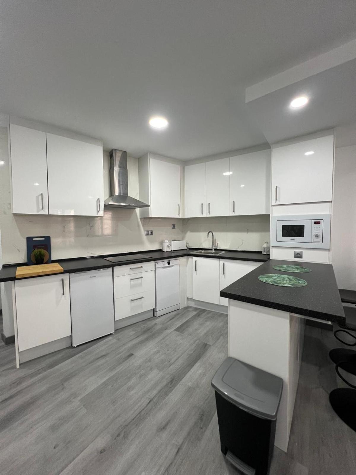 Rosal Central Studios Овьедо Экстерьер фото
