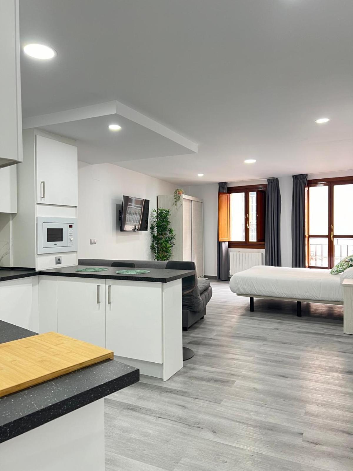 Rosal Central Studios Овьедо Экстерьер фото